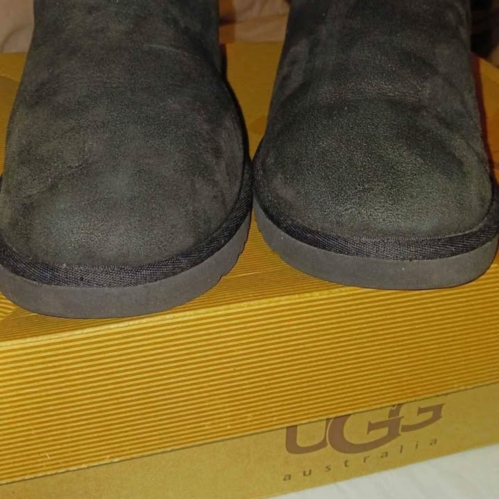 UGG Woman's Black Suede Boots
